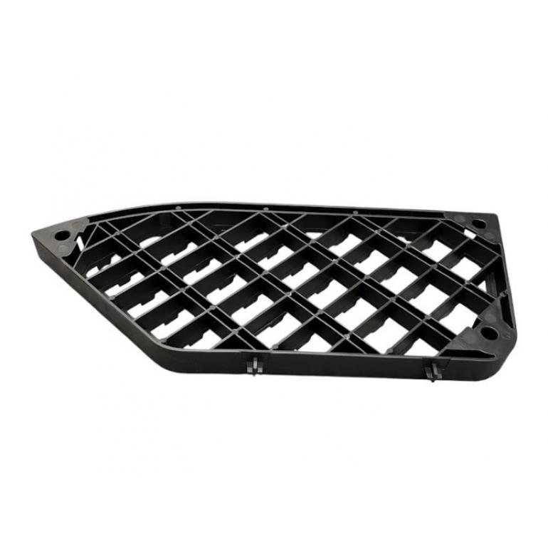PLASTIC LOWER STEP LOWER TREAD PLATE PASSENGER SIDE LH