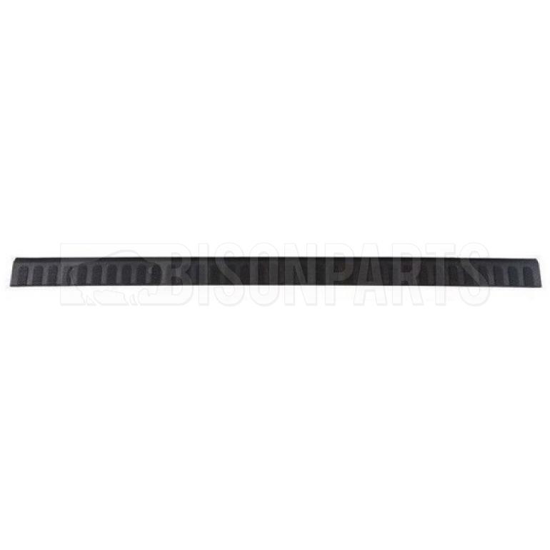 REAR BUMPER CENTRE MOULDING COVER STEP