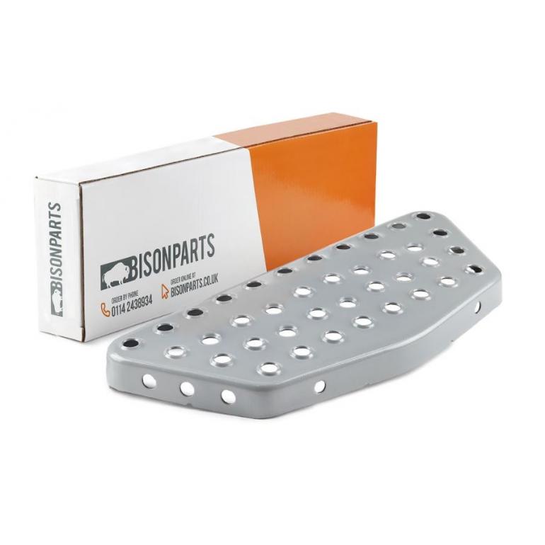 UPPER STEPWING CENTRE TREAD PLATE