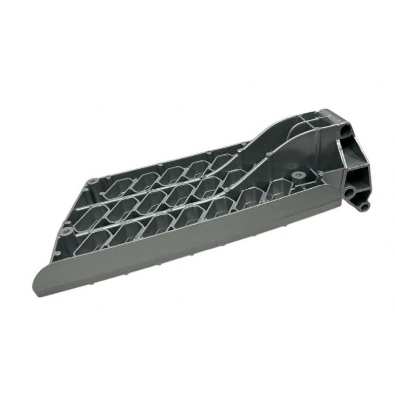 LOWER FOOTSTEP WITH TREAD PLATE PASSENGER SIDE LH