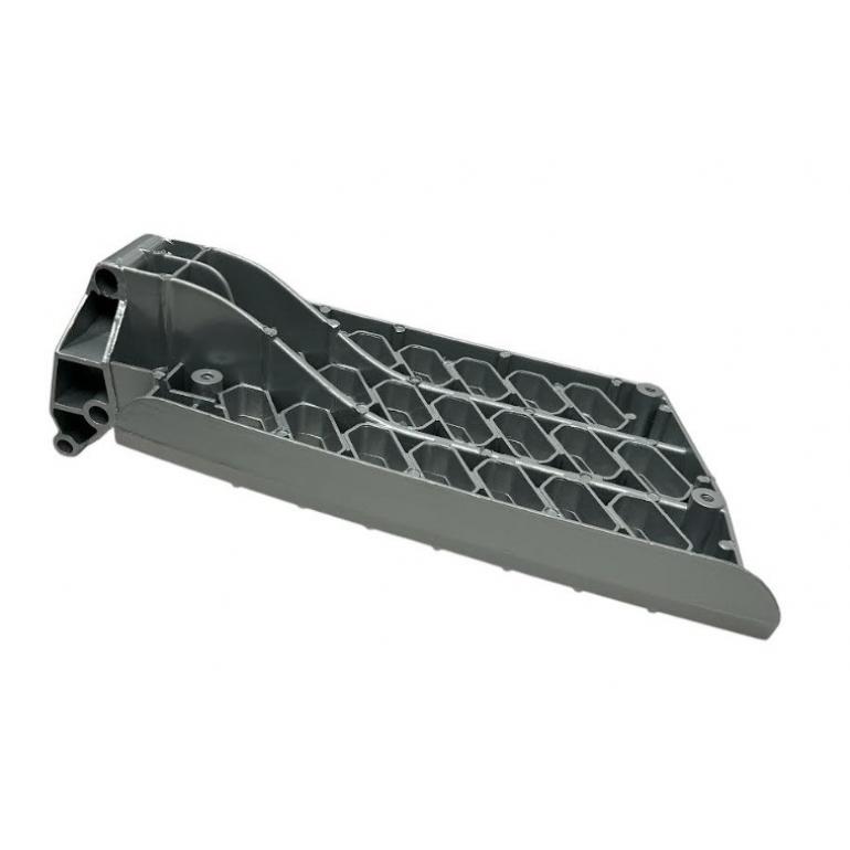 LOWER FOOTSTEP WITH TREAD PLATE DRIVER SIDE RH