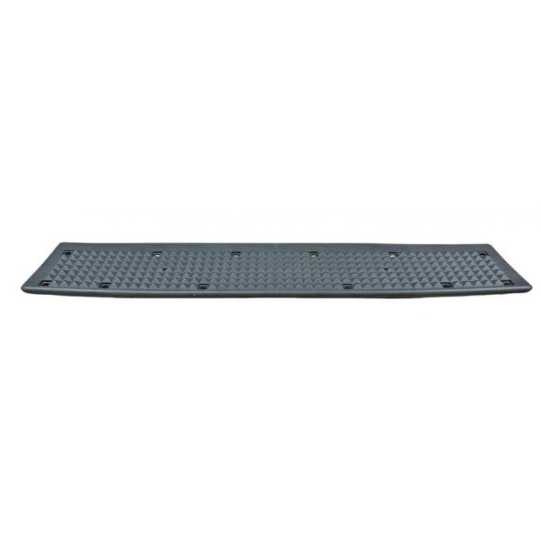 FRONT BUMPER UPPER TREAD PLATE