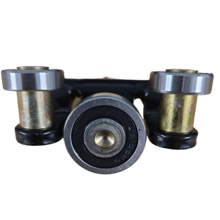 SIDE LOADING DOOR MIDDLE ROLLER RUNNER PASSENGER SIDE LH