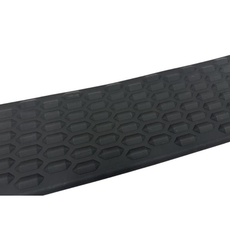 FRONT BUMPER TREAD PLATE