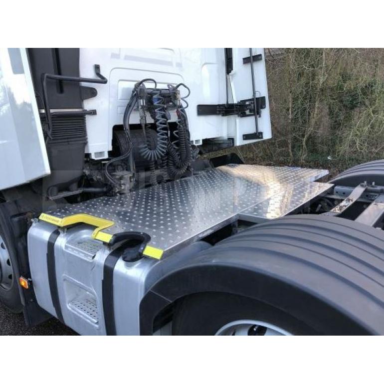 CHASSIS CATWALK SYSTEM