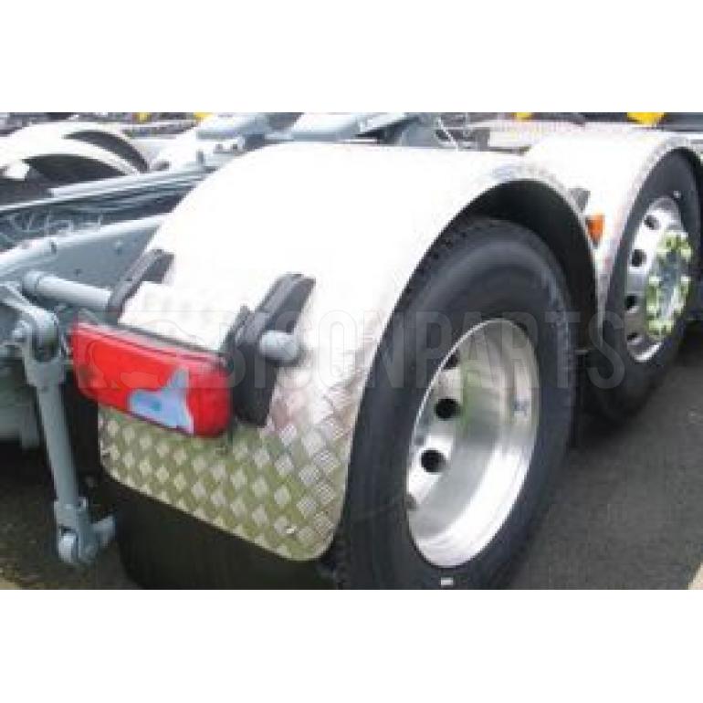 ALUMINIUM CHEQUERED MUDGUARD WING (SINGLE)