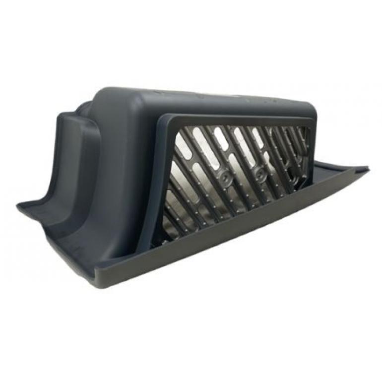 LOWER STEP SURROUND & TREAD PLATE PASSENGER SIDE LH