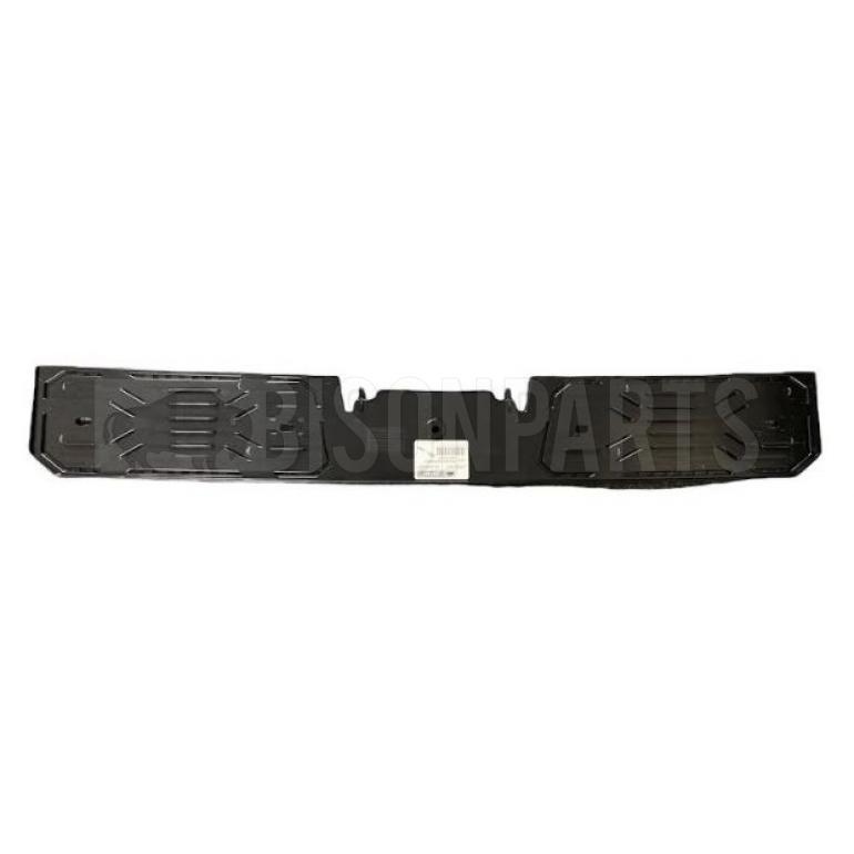 FRONT BUMPER CENTRE STEP TREAD PLATE