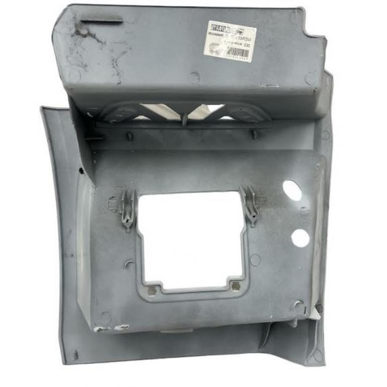 PRIMED LOWER STEP SURROUND PASSENGER SIDE LH