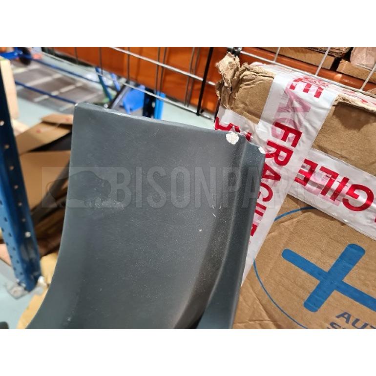 UPPER STEPWING DRIVER SIDE RH (POOR MOLD FINISH) SEE PHOTOS