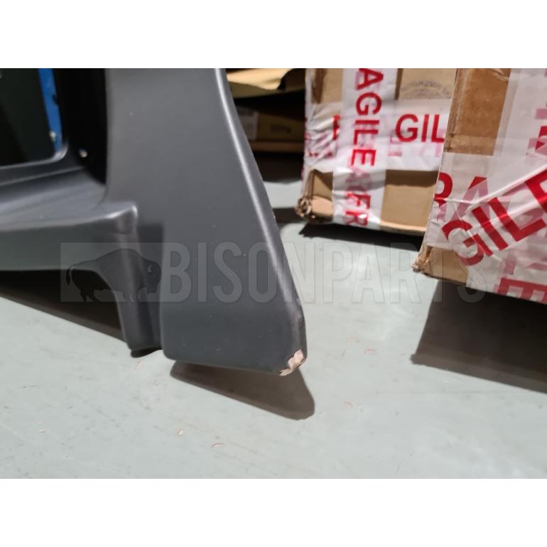 UPPER STEPWING DRIVER SIDE RH (POOR MOLD FINISH) SEE PHOTOS