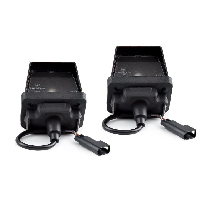 NUMBER PLATE LAMP & PLUG FITS RH OR LH (PAIR)
