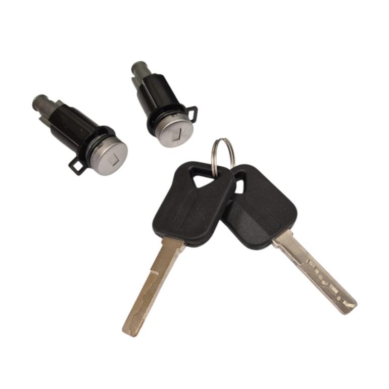 SET OF DOOR LOCK BARRELS & KEYS FITS RH & LH