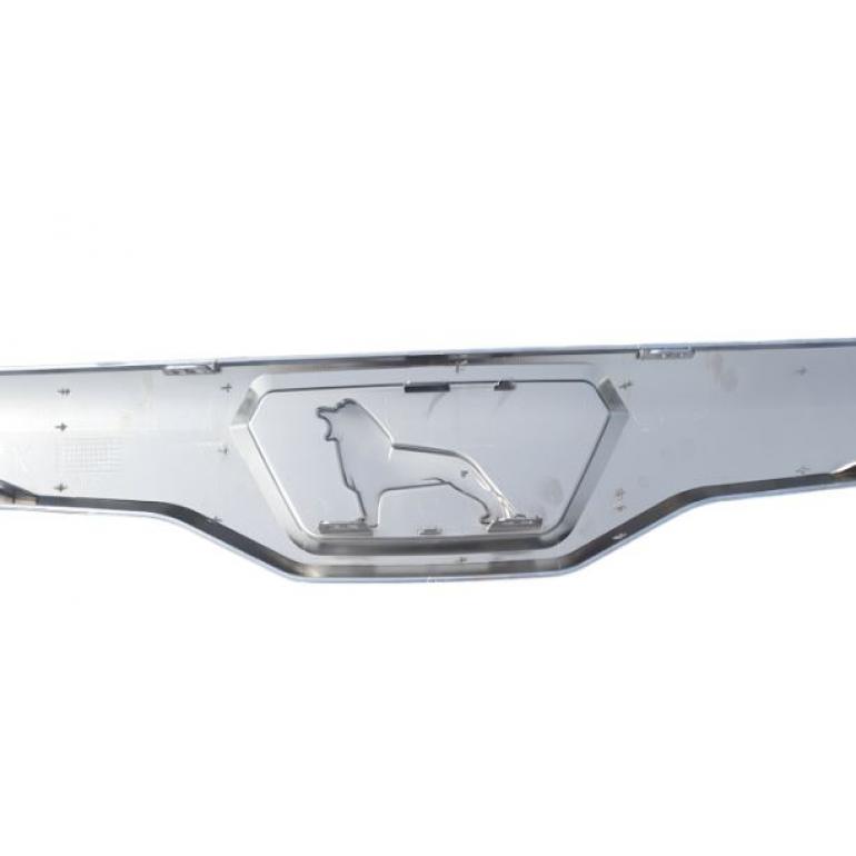 FRONT PANEL UPPER CHROME TRIM