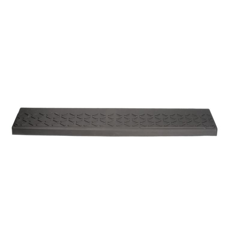 FRONT BUMPER TREAD PLATE