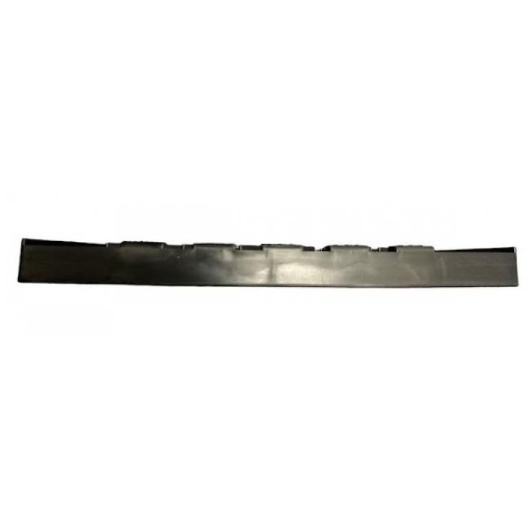 'PLASTIC LOWER STEP SURROUND TREAD PLATE DRIVER SIDE RH