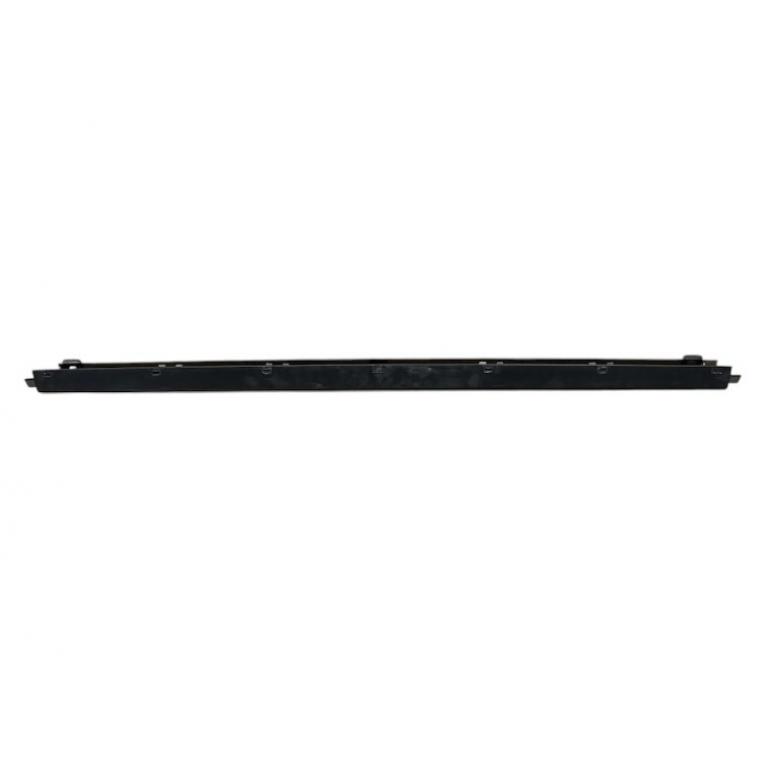 SMOOTH PLASTIC CENTRE LOWER BUMPER SPOILER
