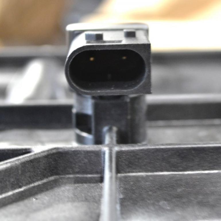 COOLANT EXPANSION HEADER TANK