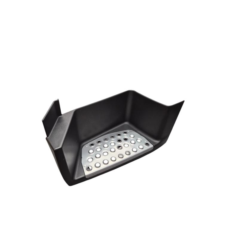 LOWER STEP SURROUND WITH TREAD PLATE PASSENGER SIDE LH