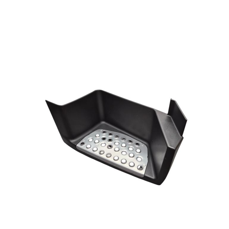 LOWER STEP SURROUND WITH TREAD PLATE DRIVER SIDE RH