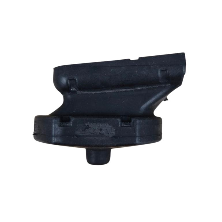 FRONT SUSPENSION LEAF SPRING SLIPPER