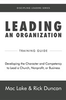 Leading an Organization (Paperback)