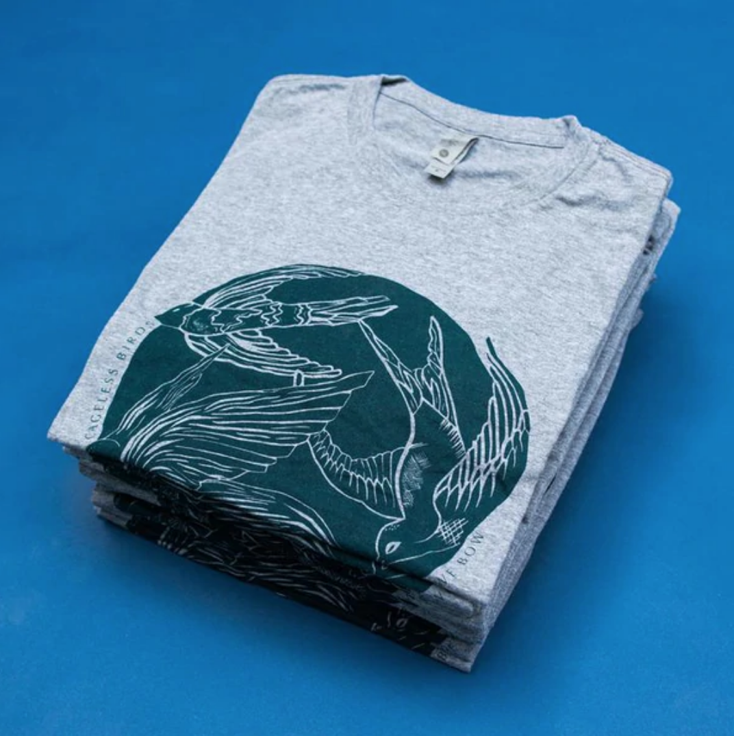We Rise We Bow T-Shirt - XL