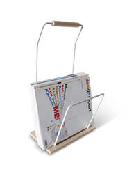 NEWSPAPER_zeitungsstaender weiss mit inhalt-1