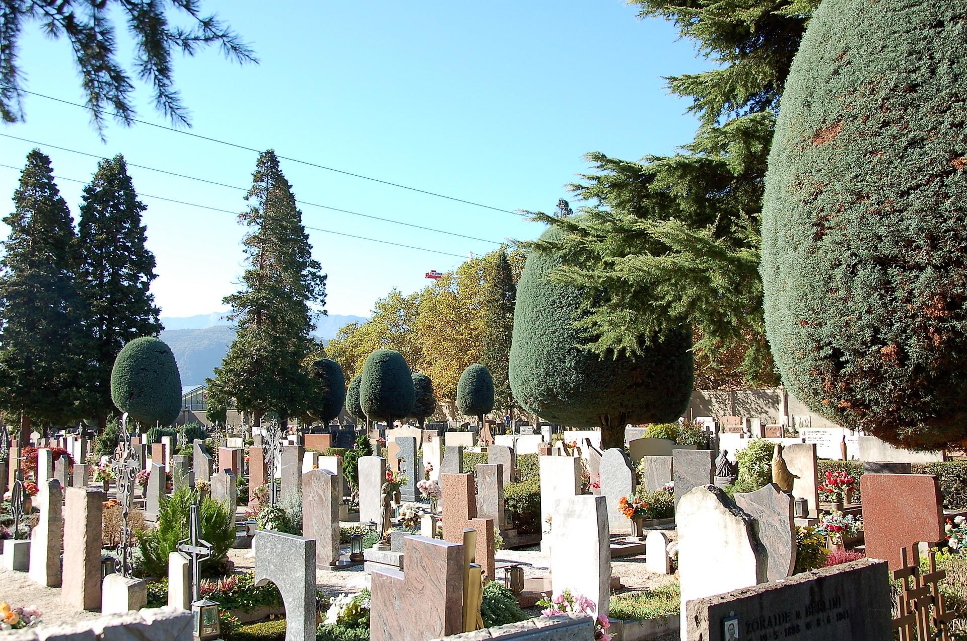Cimitero presentati i lavori di manutenzione ordinaria e straordinaria
