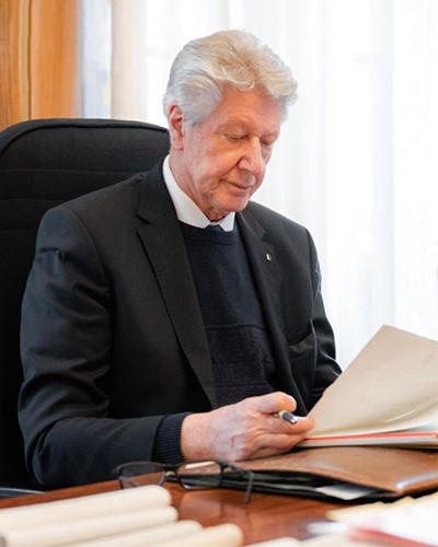 Bürgermeister Renzo Caramaschi / Ausschuss und Ratsmitglieder