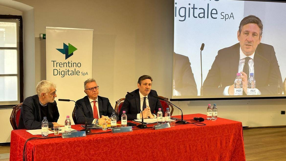 Immagine: Cerchio-Ict-Tavolo_imagefullwide