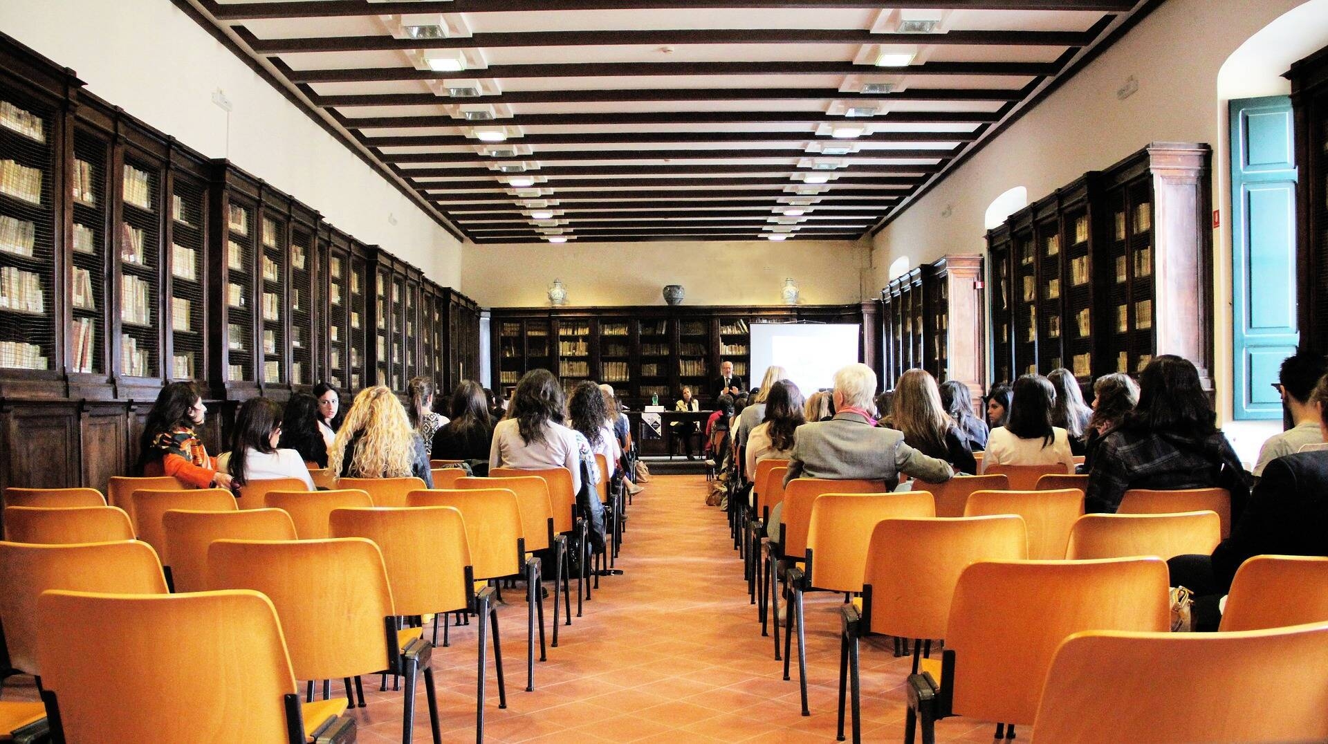 Immagine: convegno_claude_star_Pixabay