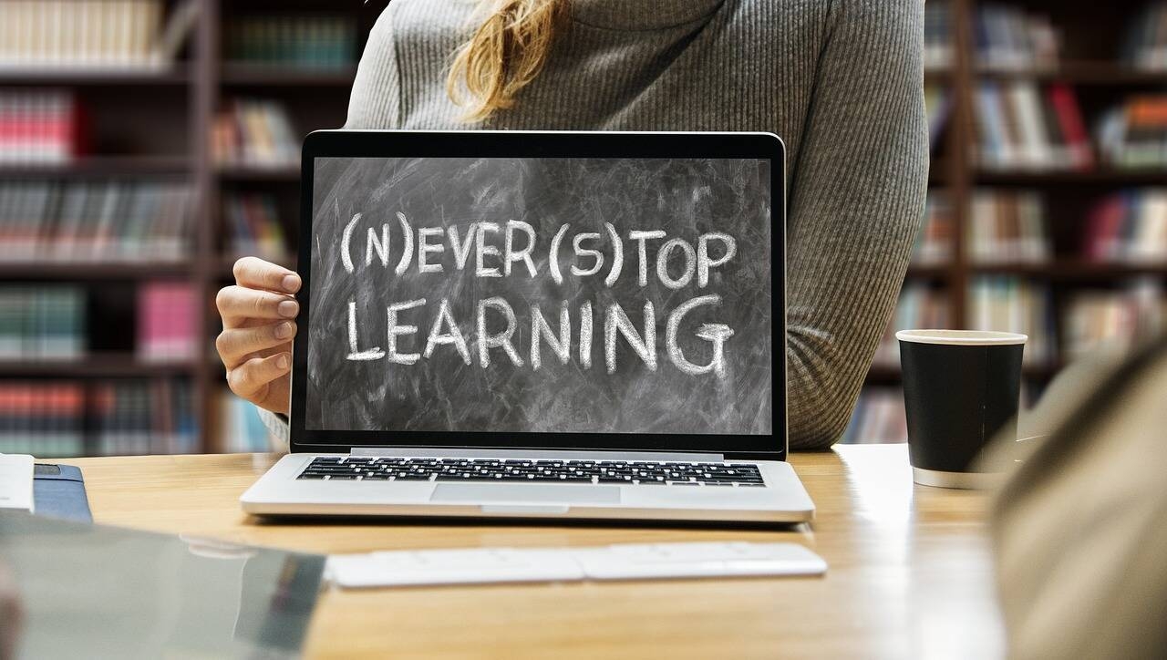 Immagine: never-stop-learning_Foto di Gerd Altmann da Pixabay