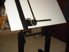 Immagine tavolo da disegno tecnico Immagine tavolo da disegno tecnico