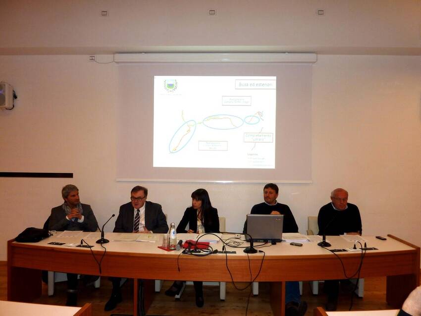 Giorgio Butterini, presidente BIM del Chiese Mauro Gilmozzi, assessore provinciale Patrizia Ballardini, presidente Comunità delle Giudicarie Gianpaolo Vaia, assessore Comunità delle Giudicarie Gianfranco Pederzolli, presidente BIM del Sarca