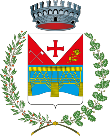 Troncato: nel 1° d'argento incalzato di rosso. Le partizioni caricate rispettivamente d'un'ascia e d'un arpione da fluitazione d'argento posti in croce di sant'Andrea; di una croce patente scorciata rossa; di un fusto di cardo fiorito, d'oro, posto in sbarra; nel 2° d'azzurro al ponte ligneo coperto, d'oro, sostenuto da due spalle ed un pilastro in muratura dello stesso, posto sopra una riviera scorrente d'argento.