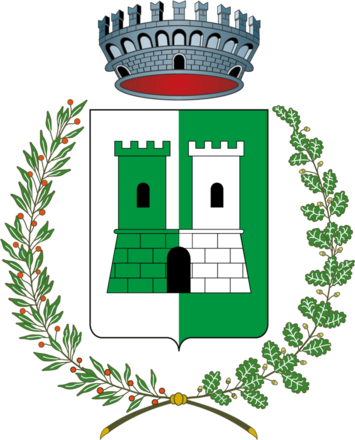 Partito d'argento e di verde, al castello dell'uno all'altro, torricellato di due pezzi merlato di quattro alla guelfa, chiuso e finestrato di nero.