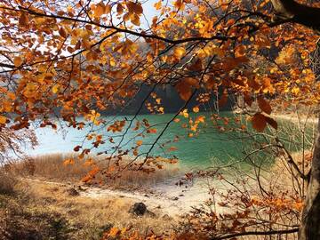 Foto di Silvia Nicolussi - Colori e luci sul Lago Santo 