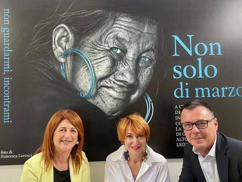 Ti guardo. Mi vedi?