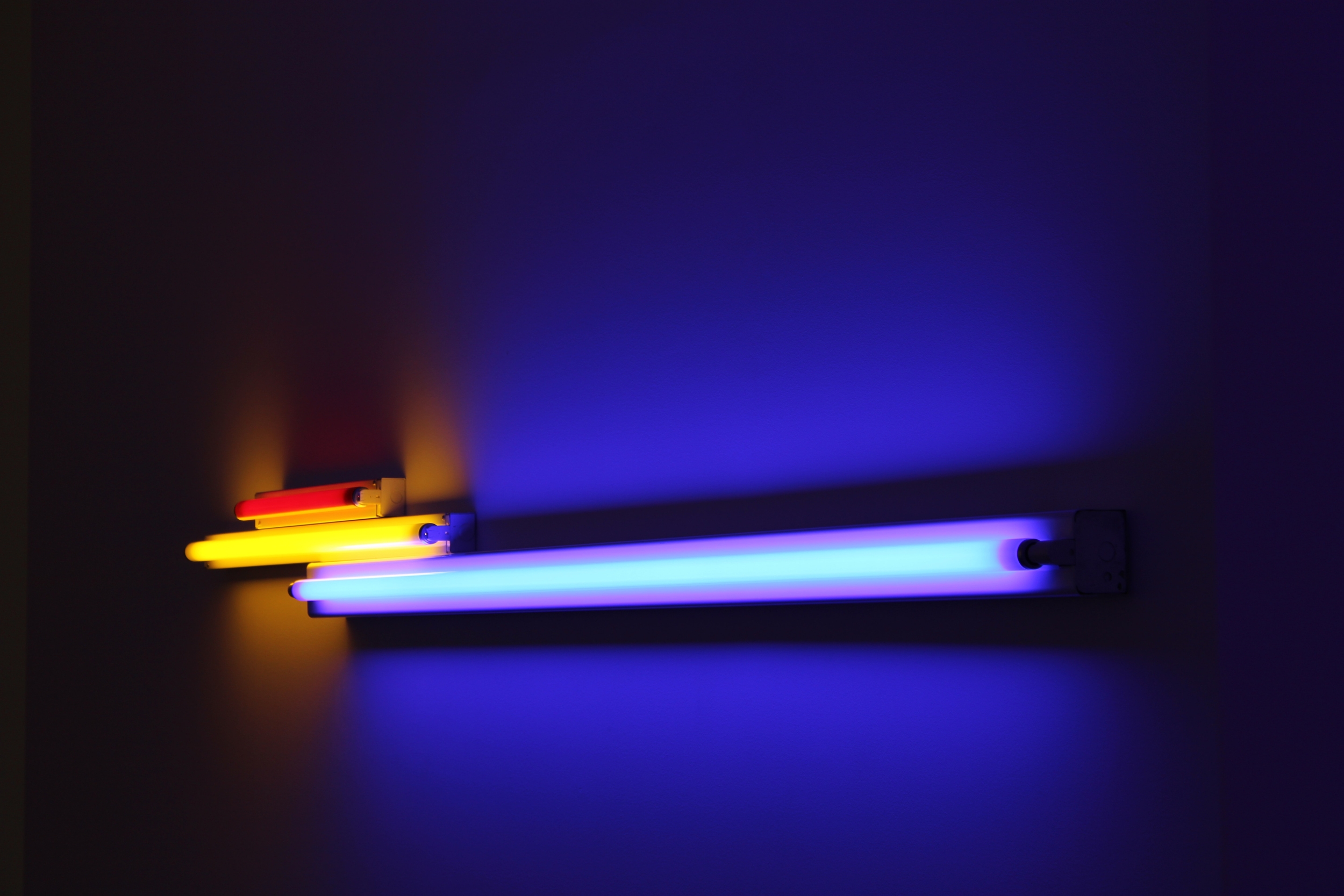 Immagine: Tubi al neon