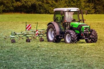 AVVISO PUBBLICO - Procedura di selezione per l’assegnazione delle concessioni per l‘esposizione di macchinari, attrezzature e materiali per l’agricoltura e il giardinaggio in occasione della manifesta... AVVISO PUBBLICO - Procedura di selezione per l’assegnazione delle concessioni per l‘esposizione di macchinari, attrezzature e materiali per l’agricoltura e il giardinaggio in occasione della manifesta...
