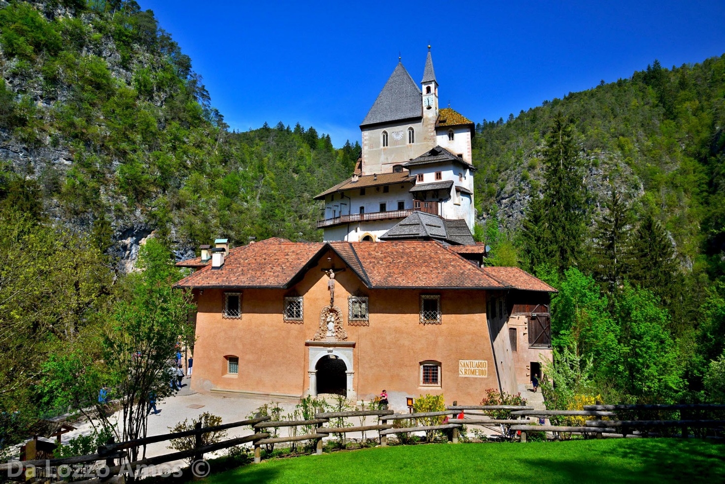 Immagine: Santuario di San Romedio