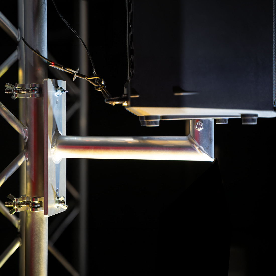 Duratruss DT Speaker Mount 75kg thumbnail 8