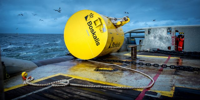 Boskalis installation in the preparation of The Ocean Cleanup Northsee prototype launch