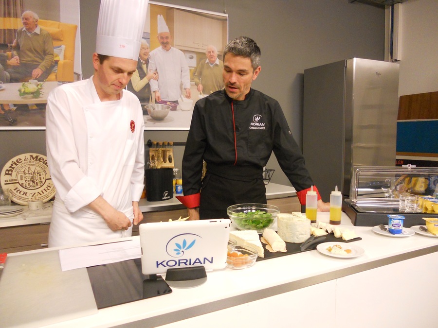 Jean-Sébastien Bompoil et Christophe Parrot répondent aux questions des chefs Korian. - Droits réservés — Lydie Watremetz Jean-Sébastien Bompoil et Christophe Parrot répondent aux questions des chefs Korian.
