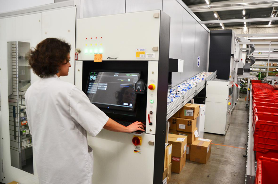 Les automates stockent aujourd'hui 50 000 boîtes de médicaments. À terme, elles seront 100 000. - Droits réservés — CHU Nantes Les automates stockent aujourd'hui 50 000 boîtes de médicaments. À terme, elles seront 100 000.