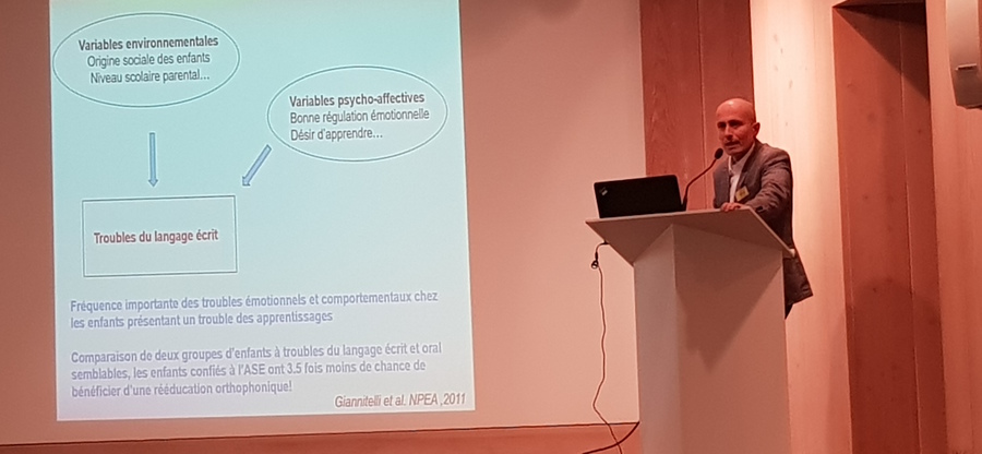 Pour illustrer son propos, le Pr Jean Xavier rappelle que les jeunes confiés à l'aide sociale à l'enfance ont 3,5 fois moins de chance de bénéficier d'une rééducation orthophonique que les autres. - Droits réservés Pour illustrer son propos, le Pr Jean Xavier rappelle que les jeunes confiés à l'aide sociale à l'enfance ont 3,5 fois moins de chance de bénéficier d'une rééducation orthophonique que les autres.
