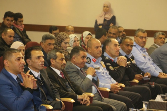 "ارجوكم تمهلوا حتى نصل بسرعه"..مبادرة وطنيه في كلية عمان الجامعية