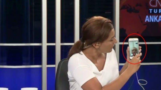 صاحبة “تلفون الحرية” تروي كيف تواصلت مع “أردوغان” أثناء المحاولة الانقلابية