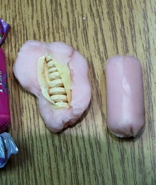 بالصور : ضبط 30 الف حبة مخدرة داخل حبات " توفي "